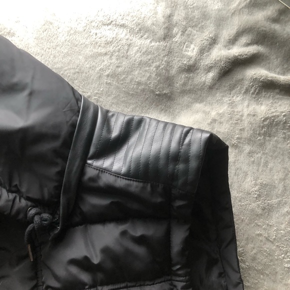 Guess mens vest - Picture 2 of 4